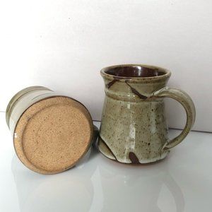 2 x Vintage inspired Stoneware Clay Mugs